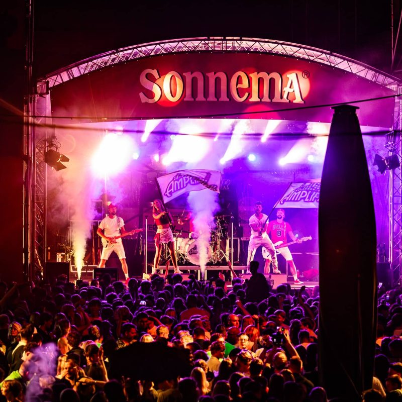 Coverband AMPLIFIER boeken bij ONLY BANDS - de beste coverbands voor feesttent, kermis of festival