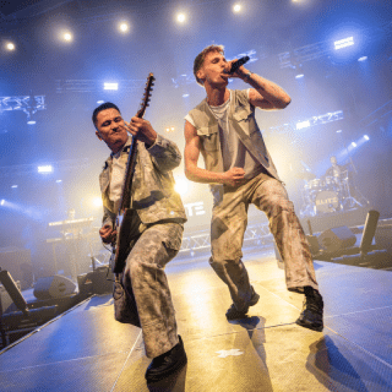 Coverband ELITE boeken bij ONLY BANDS - exclusief management en boekingskantoor voor ELITE coverband - 9