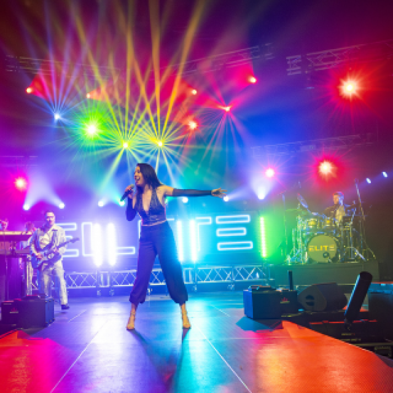 Coverband ELITE boeken bij ONLY BANDS - exclusief management en boekingskantoor voor ELITE coverband - 9