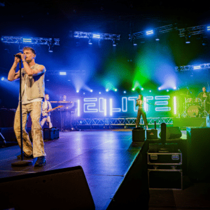 Coverband ELITE boeken bij ONLY BANDS - exclusief management en boekingskantoor voor ELITE coverband - 9