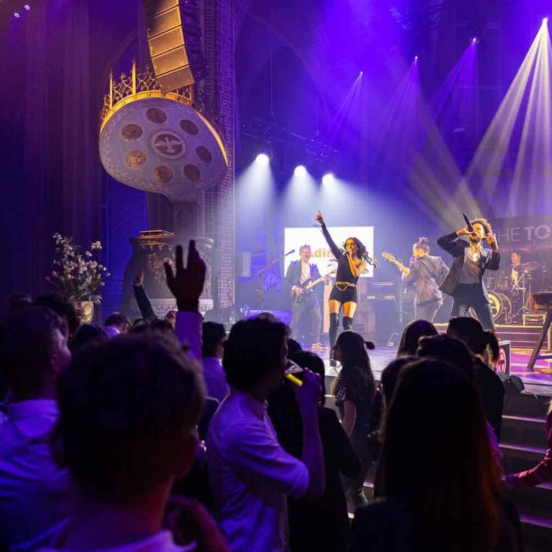 Coverband THE TOUR boeken bij ONLY BANDS