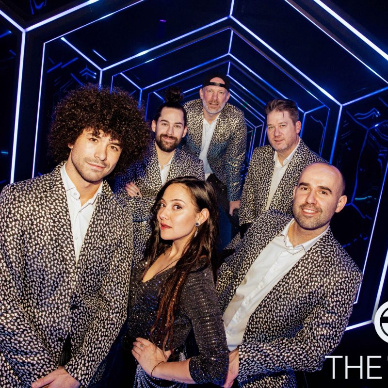 Coverband THE TOUR boeken bij ONLY BANDS