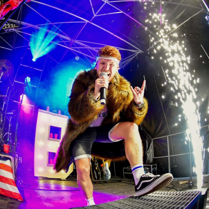 Coverband Vegas Baby boeken bij ONLY BANDS - de beste coverbands voor feesttenten en festivals