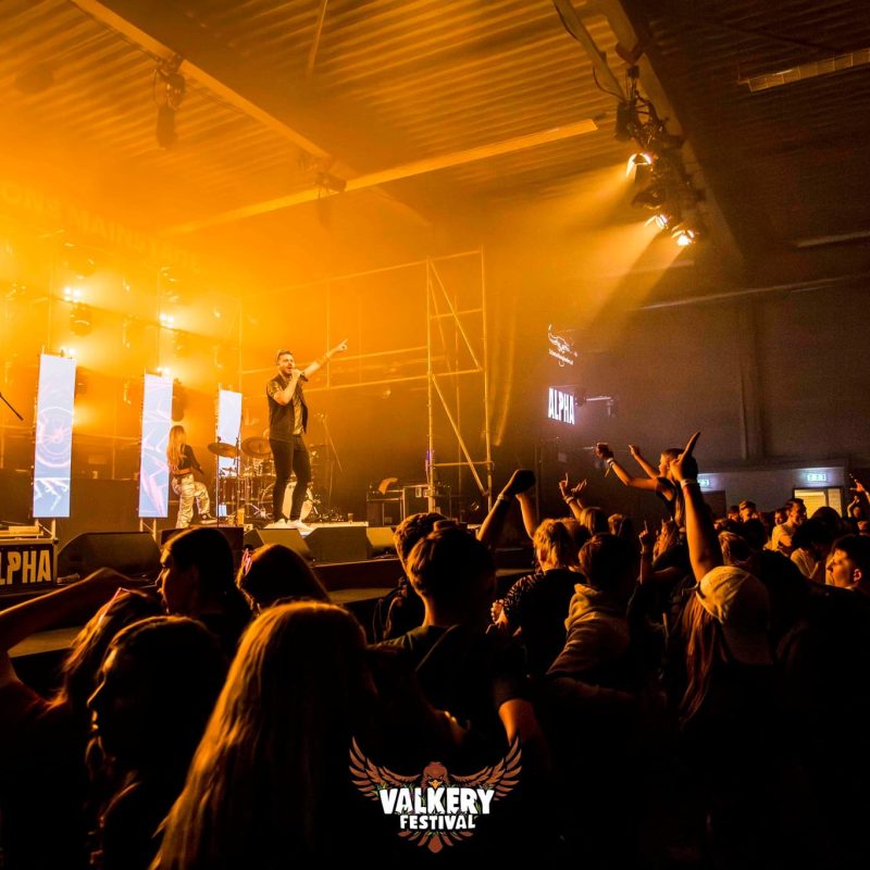 Een goede coverband boeken voor dorpsfeesten - ONLY BANDS
