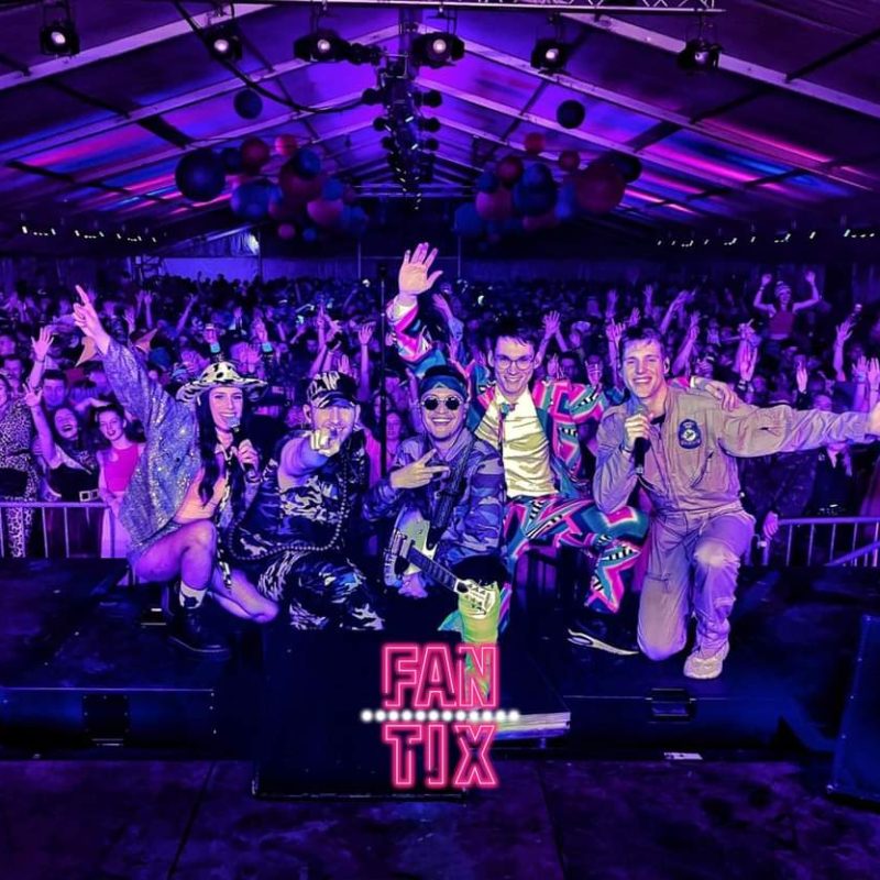 Coverband FANTIX boeken - coverband voor kermis of carnaval