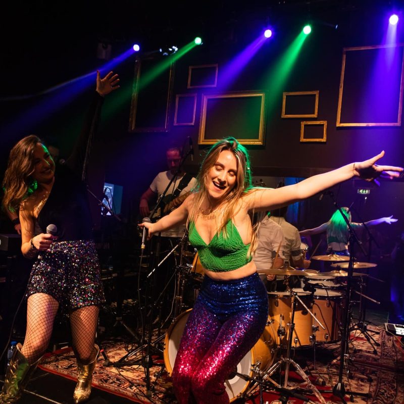 Greenlight Disco Band boeken bij ONLY BANDS - De beste coverbands voor jouw feesttent!