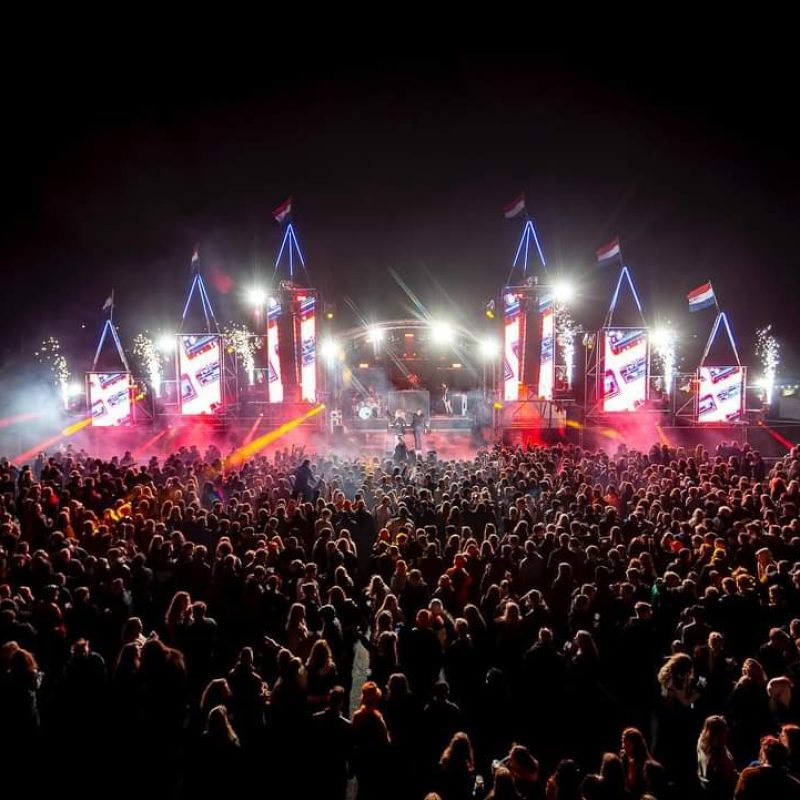 Band boeken voor tentfeesten Welkom bij ONLY BANDS  - Dé Hotspot voor de beste coverbands